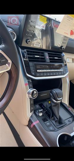 تۆیۆتا لاند کروزەر